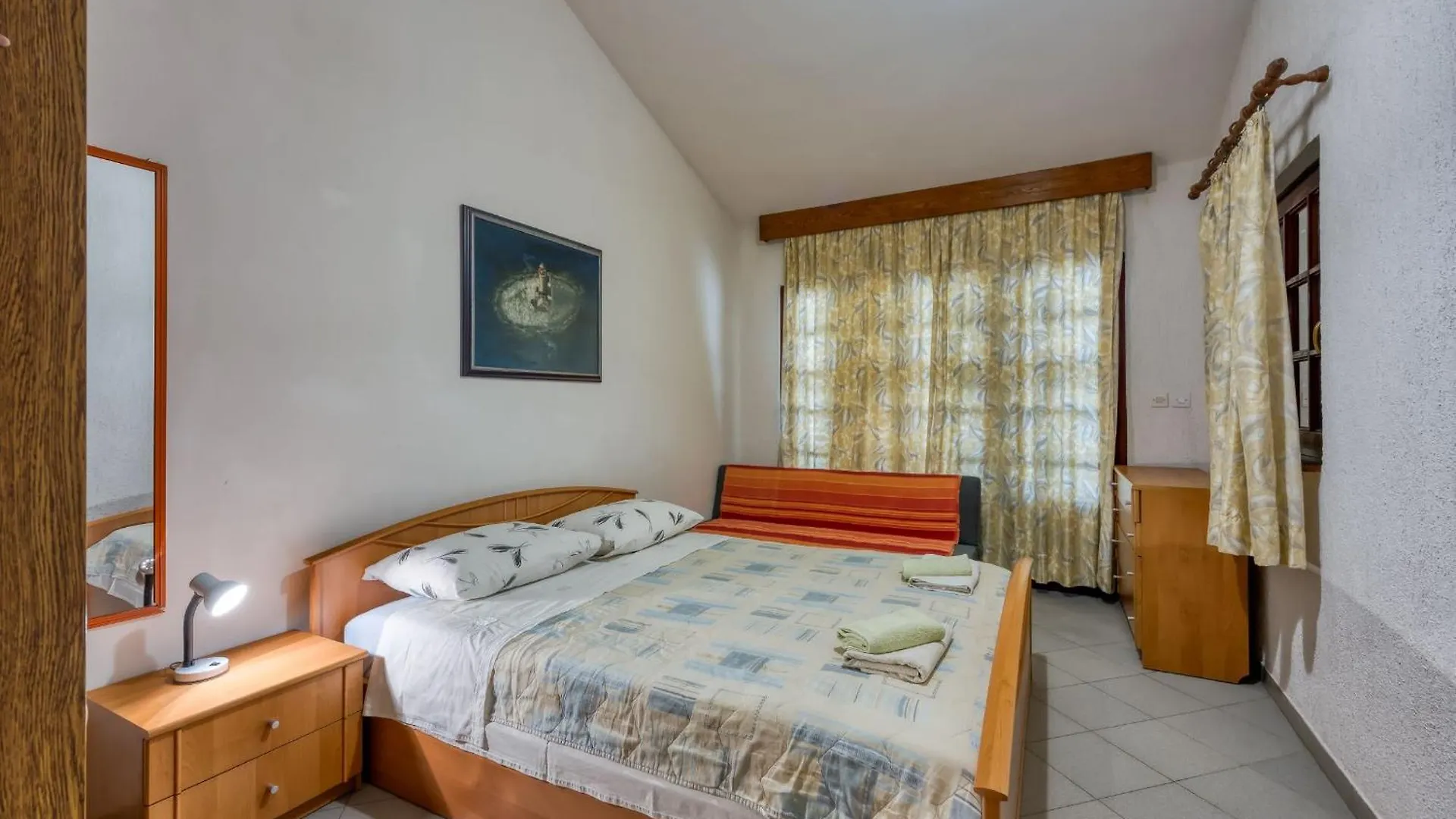 Apartments Kamelia Pula 3*,
