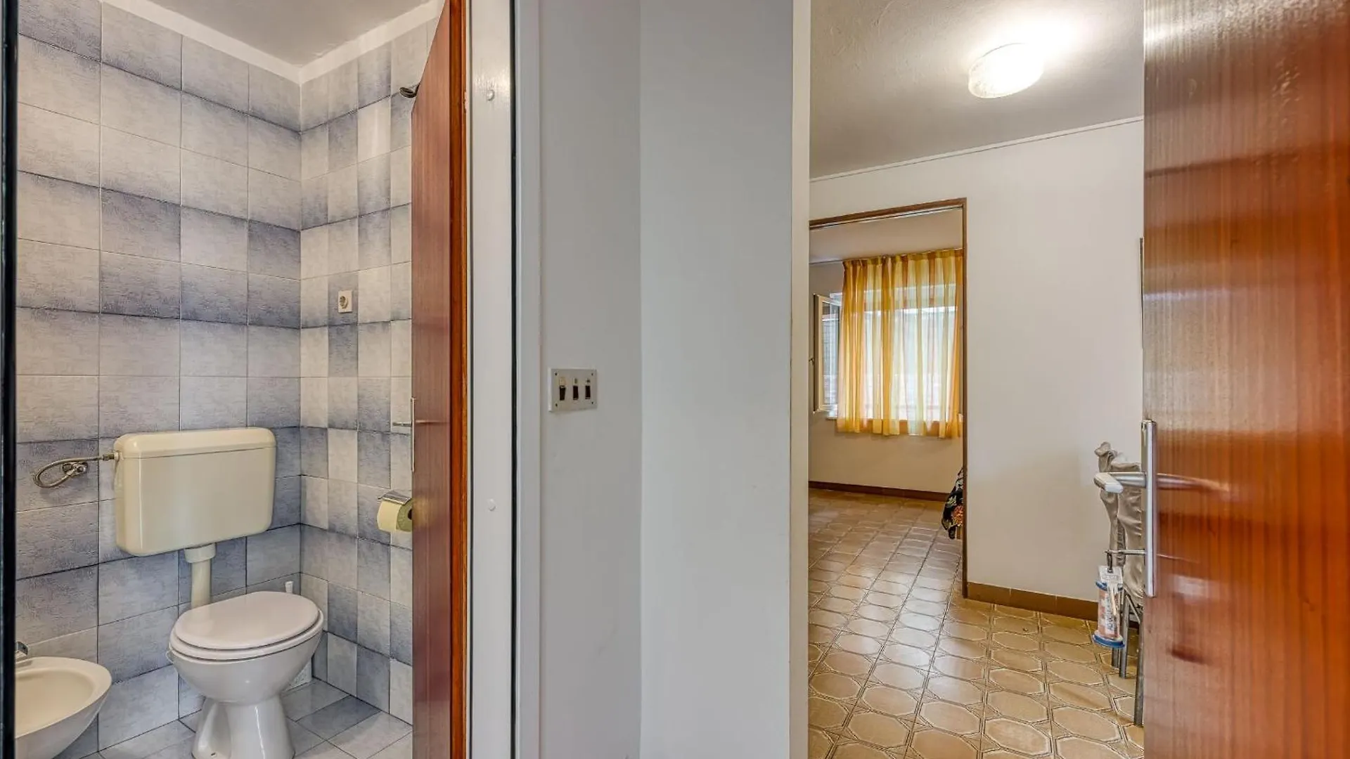 Apartments Kamelia Pola 3*,  Croazia